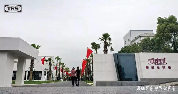 1_resize.jpg 1_resize.jpg